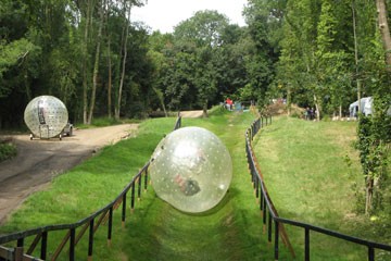 İngiltere’de Zorbing yapmak