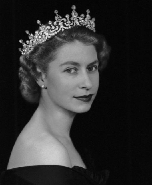 Kraliçe Elizabeth