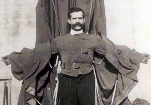 Franz Reichelt: Giyilebilir Paraşüt (1912)