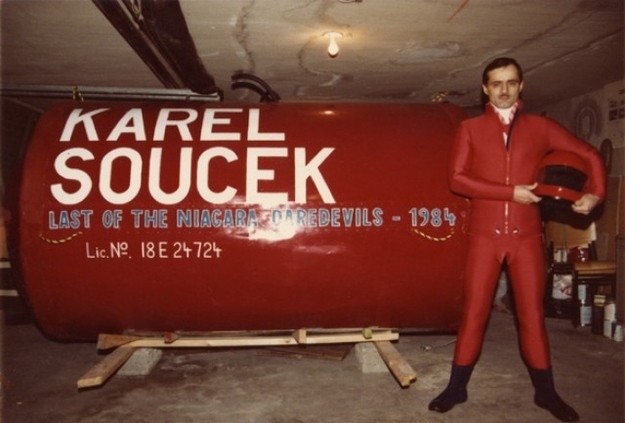 Karel Soucek: Şok Emici Namlu (1985)