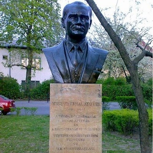 Macaristan Budapeşte Atatürk Büstü