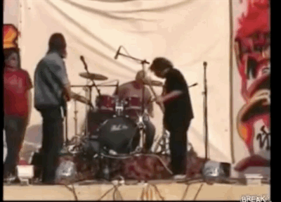 Birbirlerinden pek hoşlanmayan bu grup üyeleri