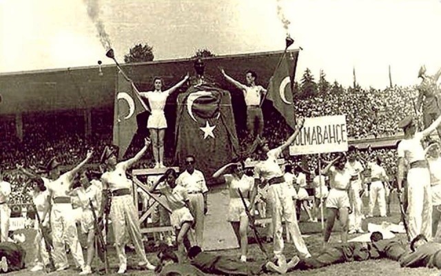 19 Mayıs 40'lar, İSTANBUL, Dolmabahçe