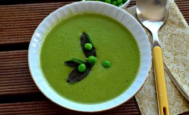 Taze Bezelye Çorbası