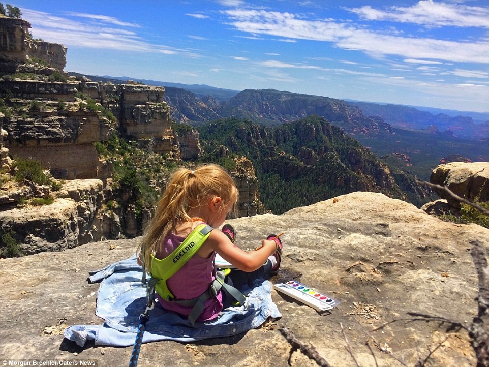 Hadlie daha 18 aylıkken kaya tırmanışında pratik yapabilmesi için evlerinde bir tırmanma duvarı hazırlamışlar