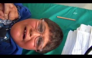 Sünnet Olurken Sübhaneke Okuyan Çocuk