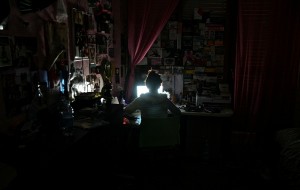 6 Yaşındaki Kızını İnternette Pazarladı