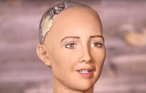 İnsana En Çok Benzeyen Robot: Sofia