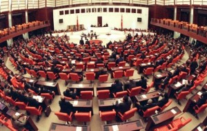 Dokunulmazlıkların Kaldırılması İçin Meclis'te İmza Toplamanya Başladı