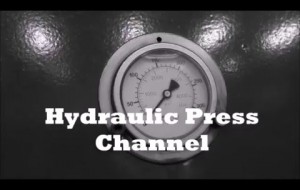 Çalar Saatin Hidrolik Press Makinesi İle İmtihanı