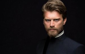 Kıvanç Tatlıtuğ'un Yeni Rol Arkadaşı Cansu Dere Olacak