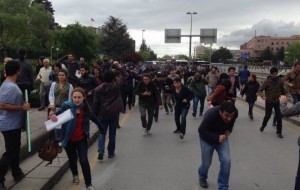 Meclis Önünde Büyük Kavga