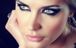 Mükemmel Göz Makyajı İçin Püf Noktaları