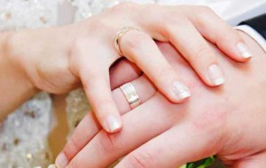 Evlenirken Alyans mı? Tek Taş mı?