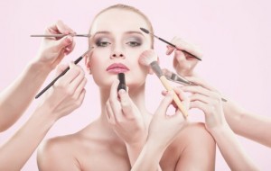 Pratik  ve Hızlı Makyaj Nasıl Yapılır?