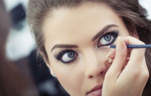 Hızlı Göz Makyajı Nasıl Yapılır?