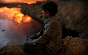 IŞİD, Kayyara'da Petrol Kuyularını Ateşe Verdi!