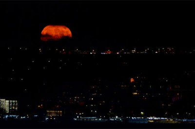 Süper Ay İstanbul’da görüldü