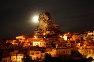 'Süper Ay' Kapadokya’da şahane görüntüler verdi