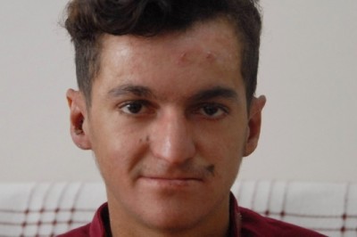 Kelebek hastası gencin en büyük hayali okumak