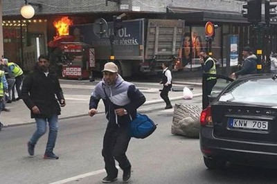 Stockholm’de kamyonlu saldırı